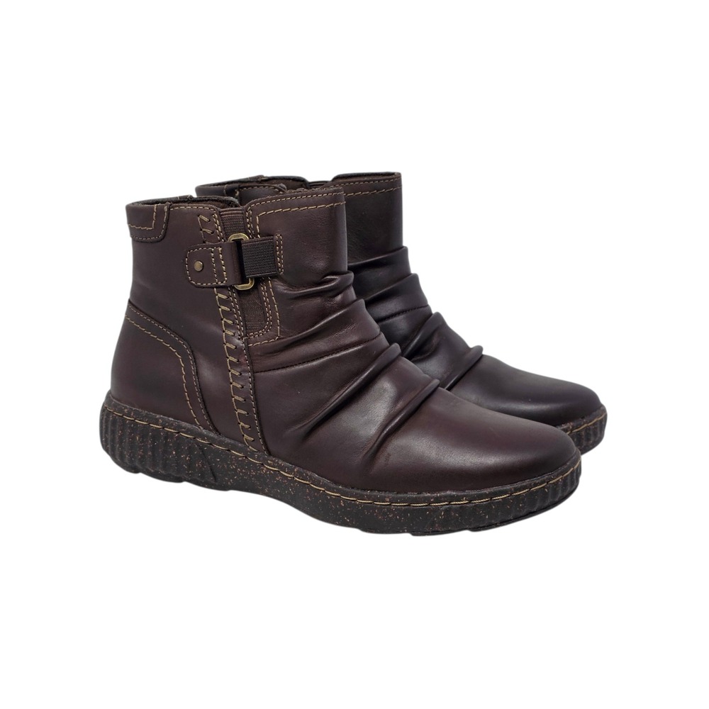 Clarks Dark Brown Leather Ruched Ankle Boots Women 6 Lug Sole‎  Gorpcore Comfort